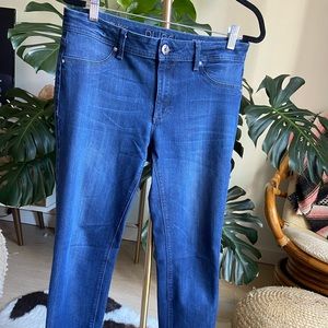 DL1961 - Bright blue denim - Emma Legging fit - size 30